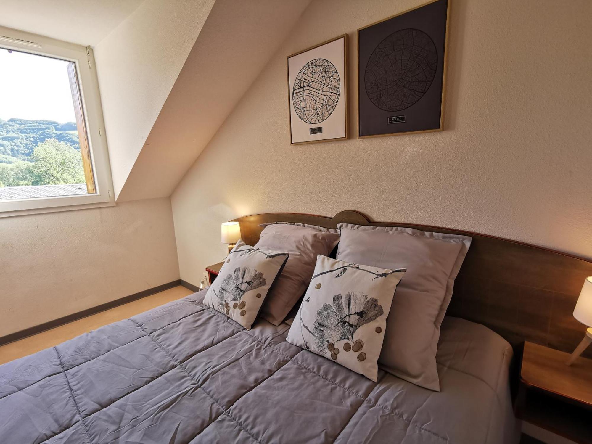 La Maison Bleue, Village Vacances, Piscine, Parking Saint-Geniez-dʼOlt Kültér fotó