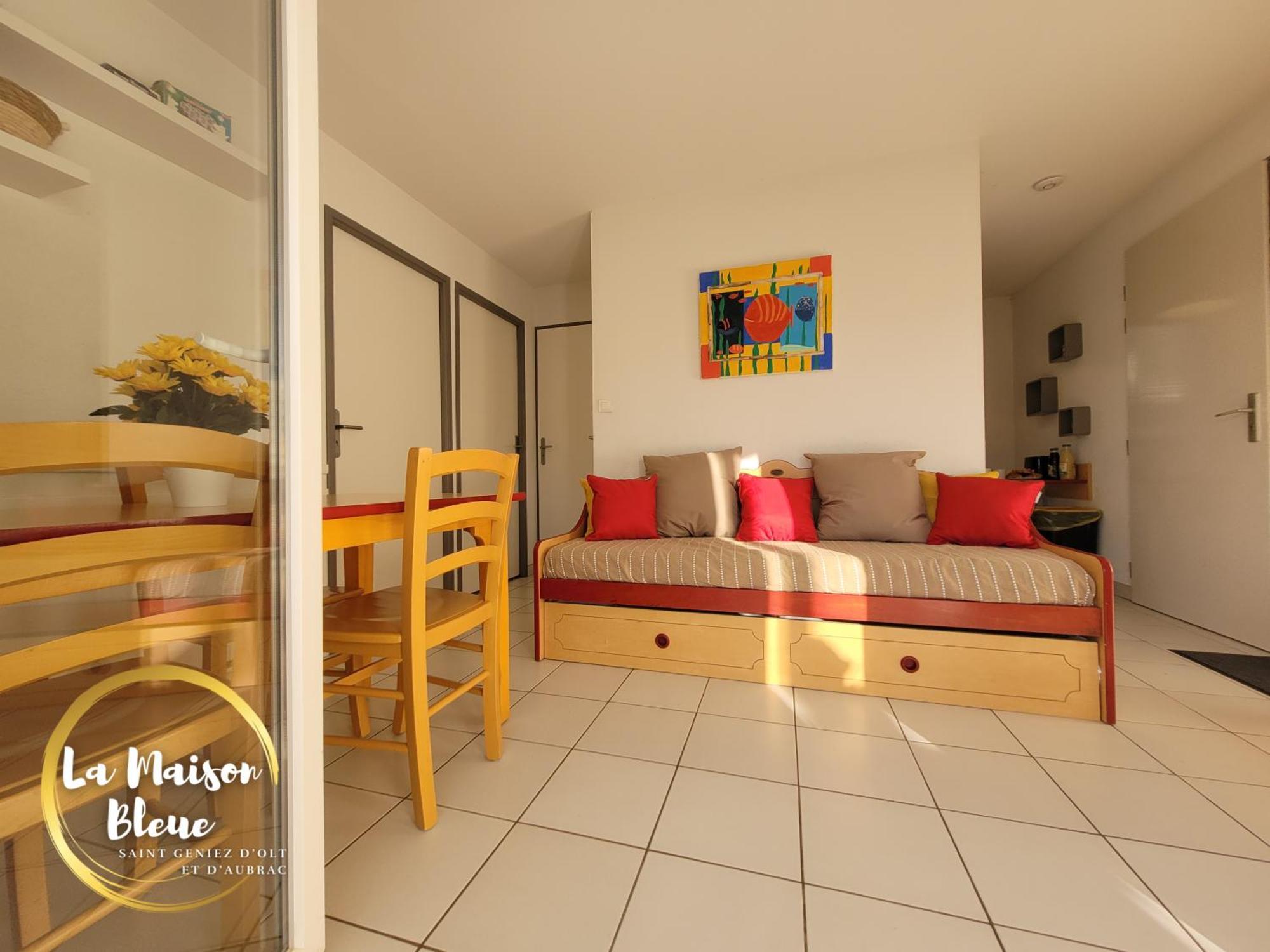 La Maison Bleue, Village Vacances, Piscine, Parking Saint-Geniez-dʼOlt Kültér fotó