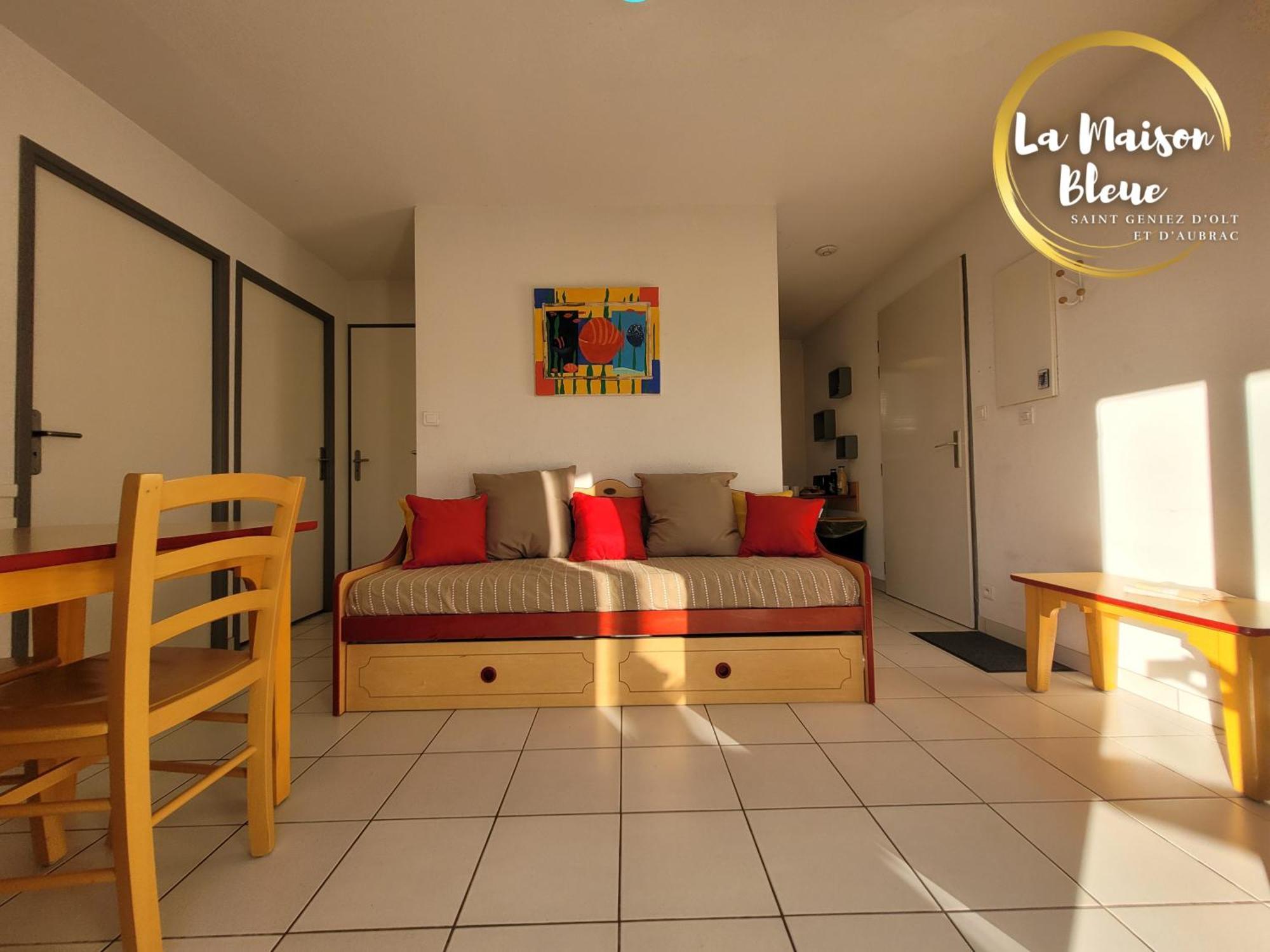 La Maison Bleue, Village Vacances, Piscine, Parking Saint-Geniez-dʼOlt Kültér fotó