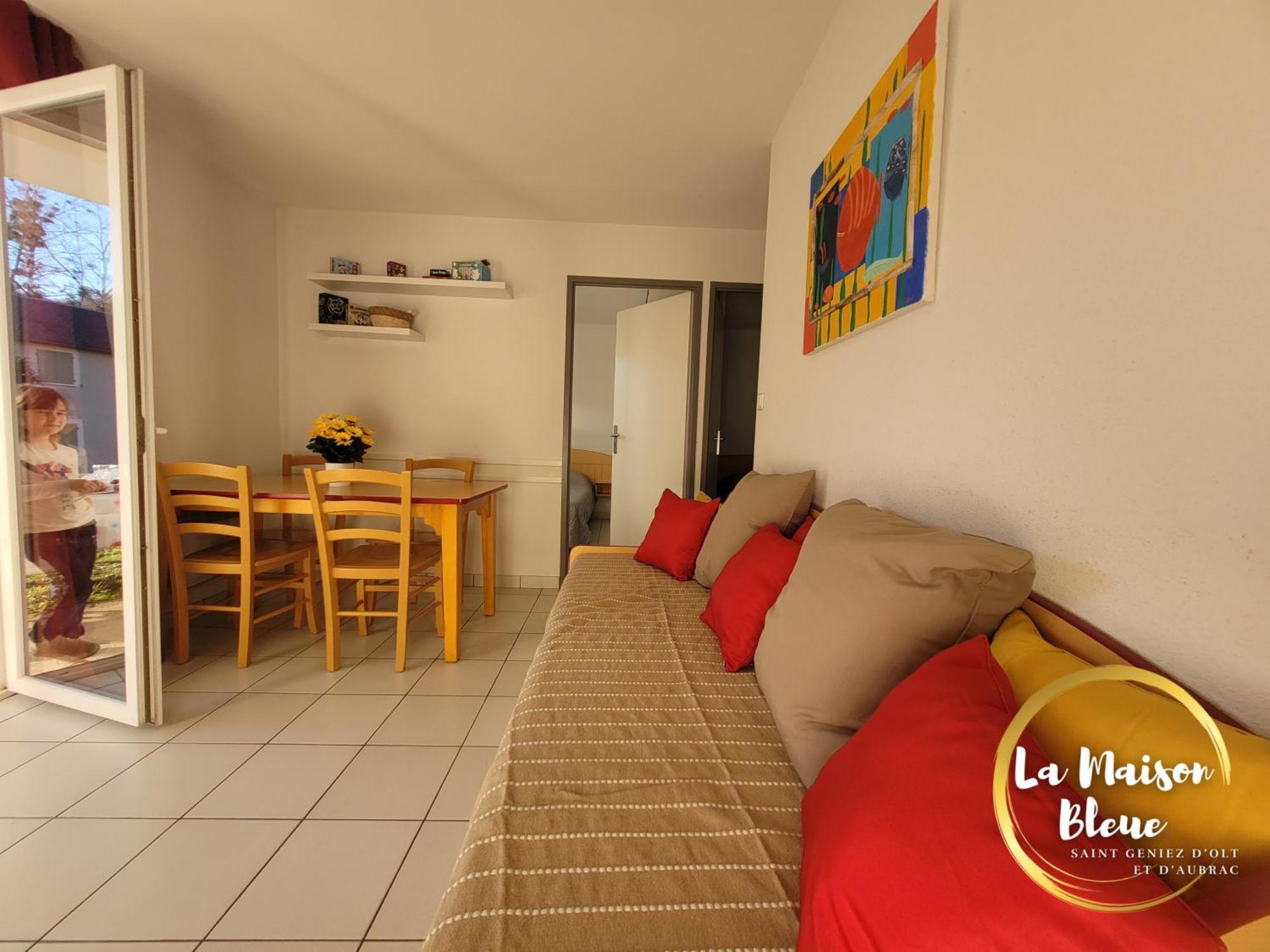 La Maison Bleue, Village Vacances, Piscine, Parking Saint-Geniez-dʼOlt Kültér fotó