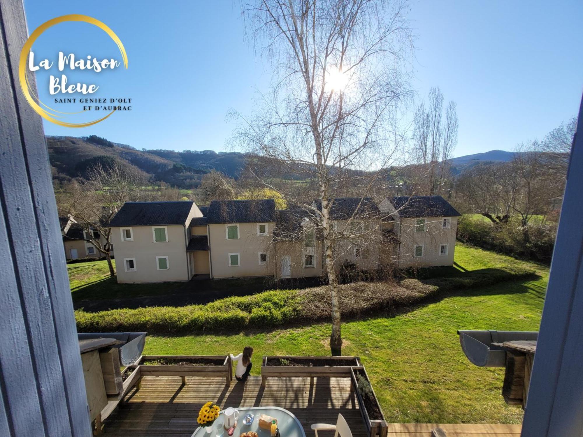 La Maison Bleue, Village Vacances, Piscine, Parking Saint-Geniez-dʼOlt Kültér fotó
