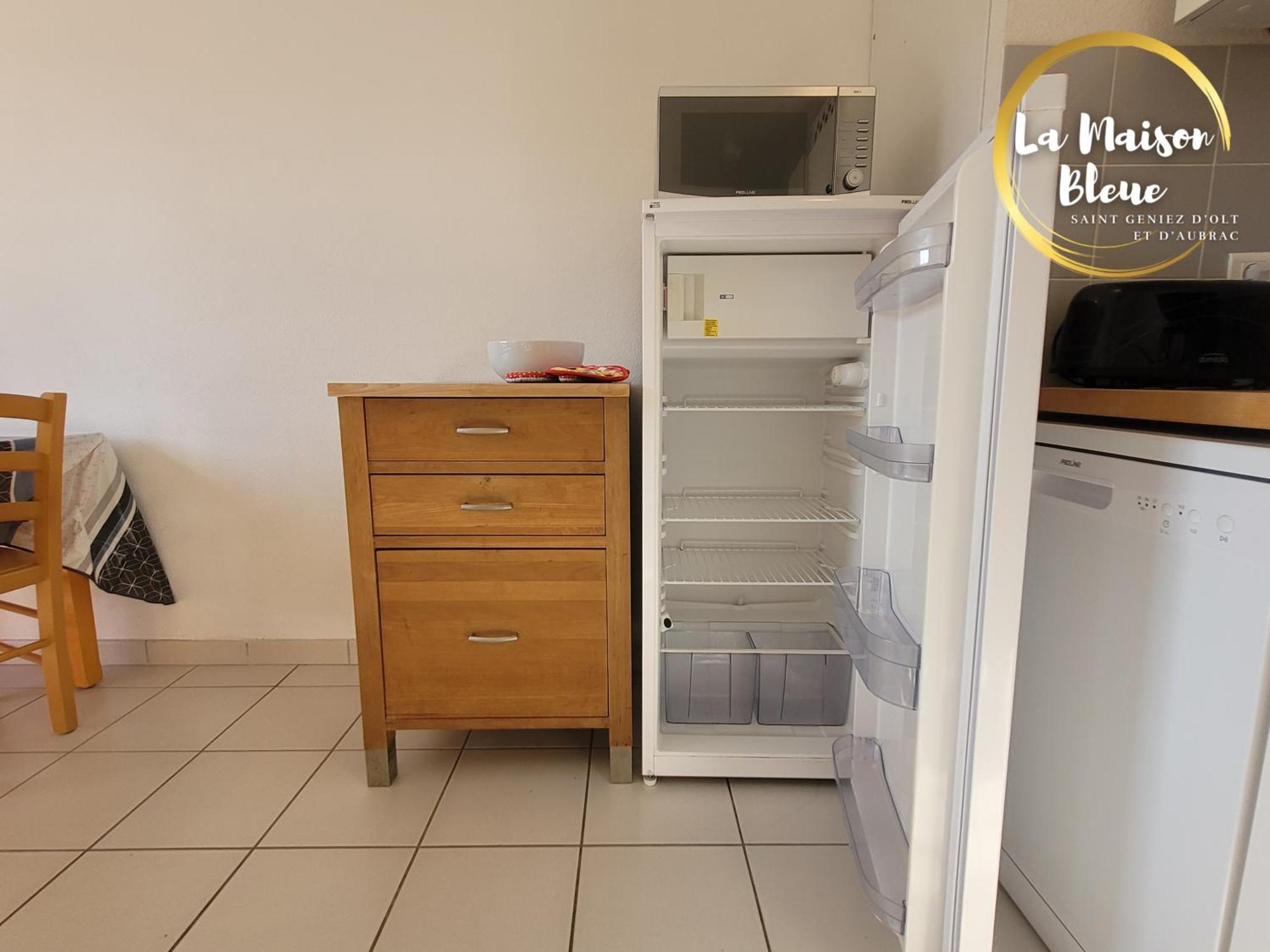 La Maison Bleue, Village Vacances, Piscine, Parking Saint-Geniez-dʼOlt Kültér fotó
