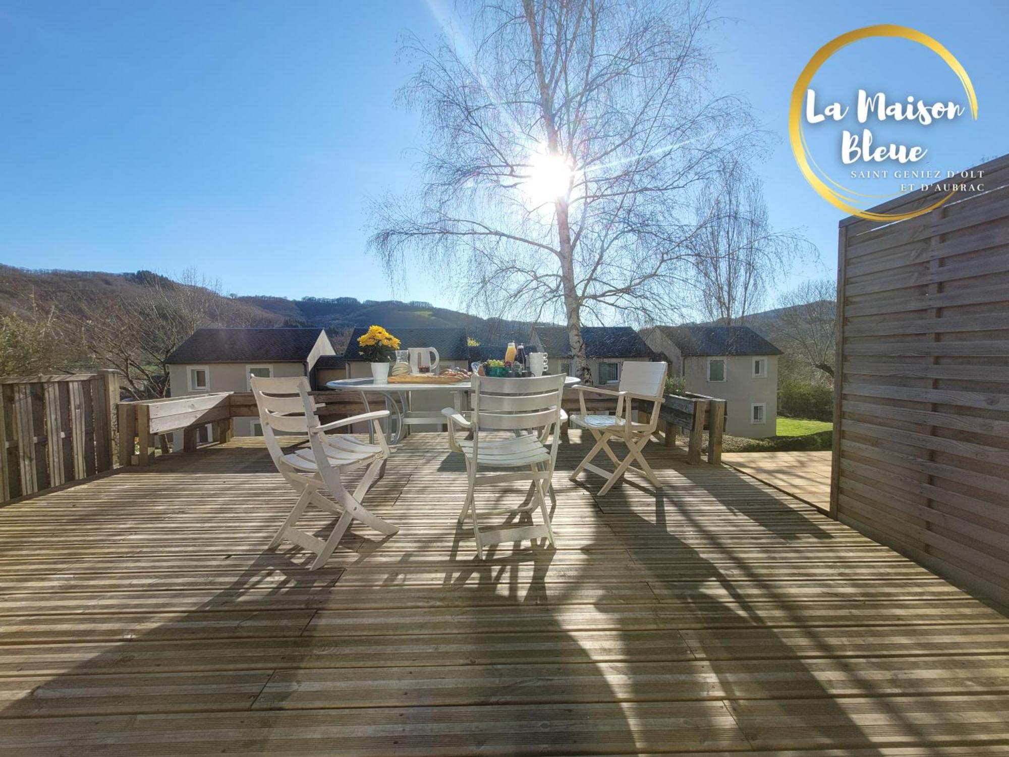 La Maison Bleue, Village Vacances, Piscine, Parking Saint-Geniez-dʼOlt Kültér fotó