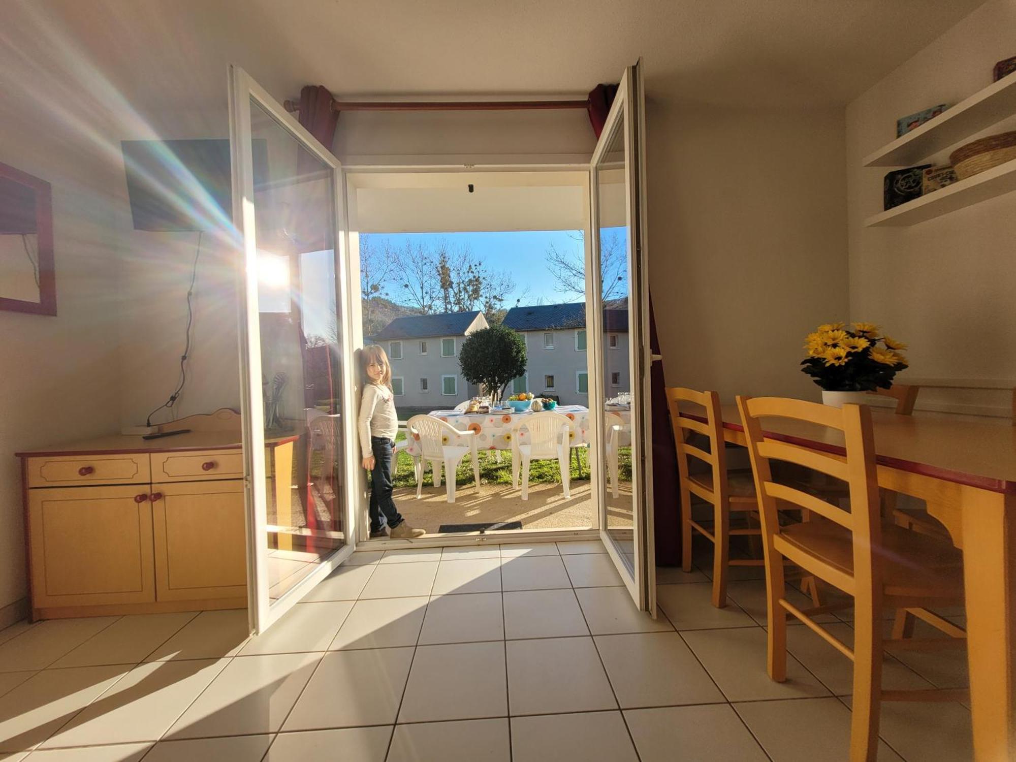 La Maison Bleue, Village Vacances, Piscine, Parking Saint-Geniez-dʼOlt Kültér fotó
